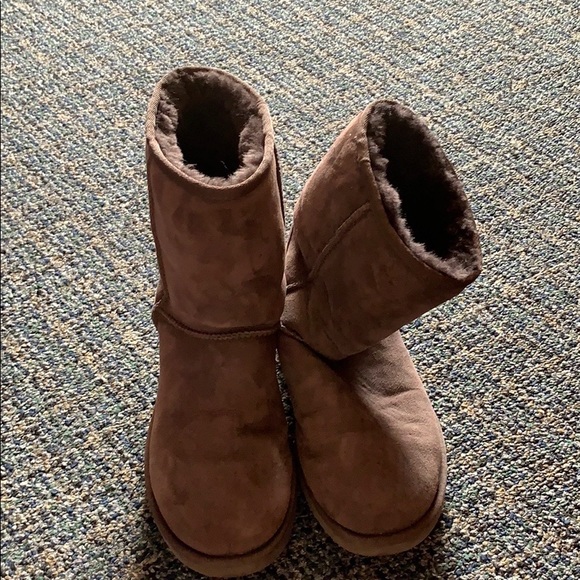 UGG Shoes - UGG classic short boots